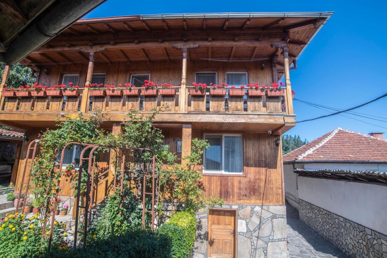 Guest House Roden Dom Koprivștița Exterior foto