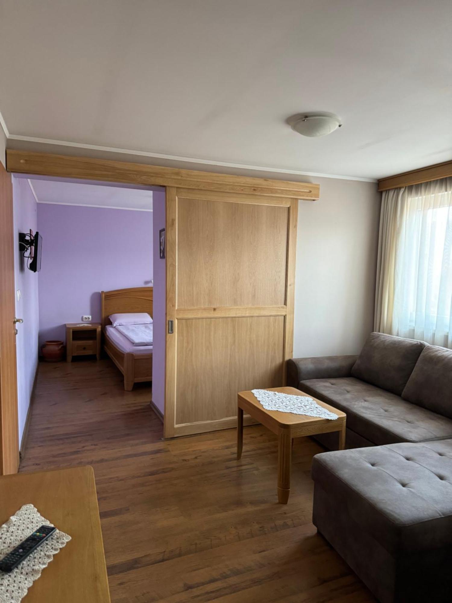 Guest House Roden Dom Koprivștița Exterior foto